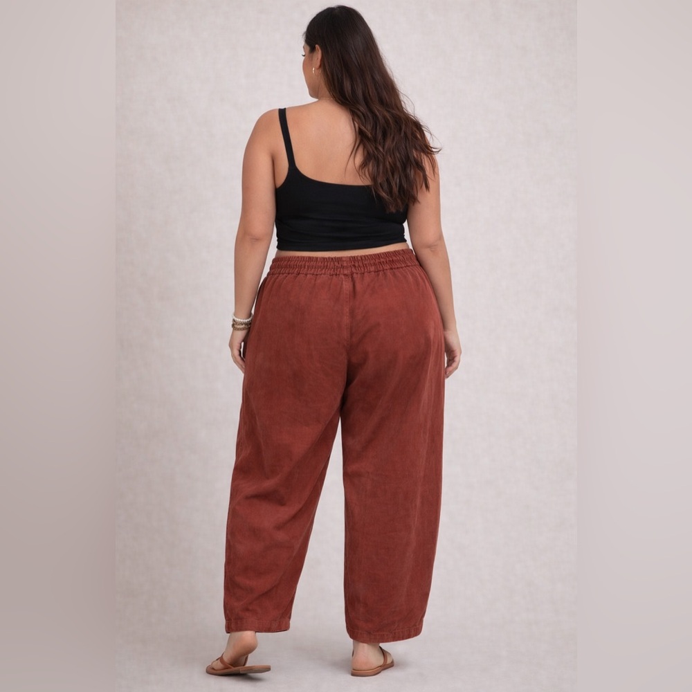 🔥5/$35🔥 UNIQLO Wide Leg Corduroy Pants in Rust - Picture 2 of 6